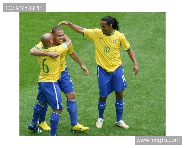 罗姓足球明星的传奇与成就探秘 罗姓足球明星的传奇与成就探秘