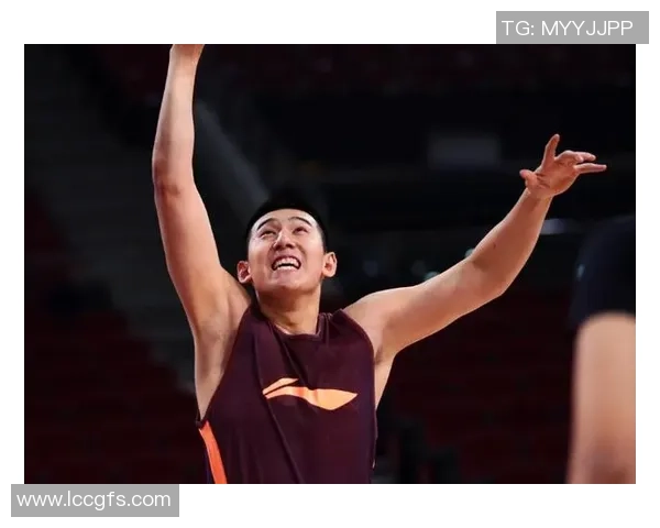 南京篮球队在世界锦标赛积分榜上以80分稳居第一位置展现强劲实力