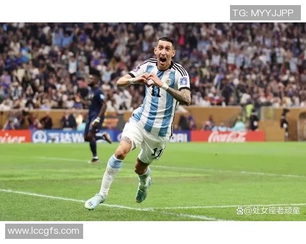 扎辫子的足球明星展现独特风格与球场魅力的完美结合 扎辫子的足球明星展现独特风格与球场魅力的完美结合